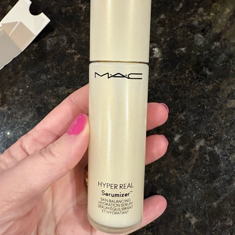 MAC Cosmetics Hyper Real Serumizer - 1.7 oz - Picture 2 of 6
